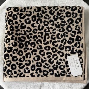 New Bianca Luxe Thick Cheetah Leopard 1 pc Towel Set Black Taupe 1 Bath towel